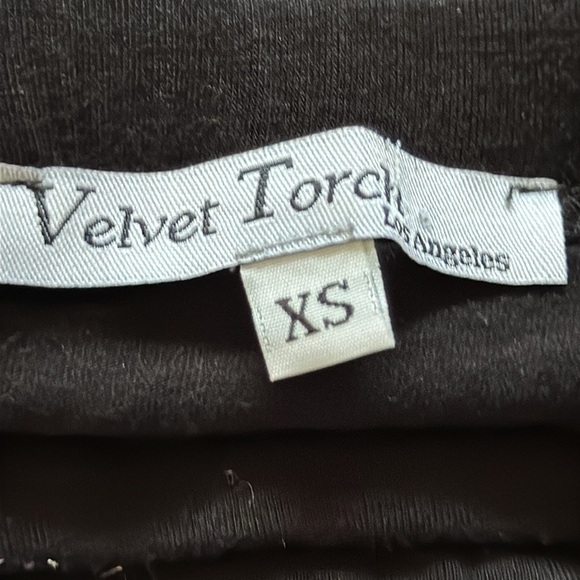 Velvet Torch Los Angeles ruched scrunched ties side midi skirt
Size XS - Picture 4 of 7